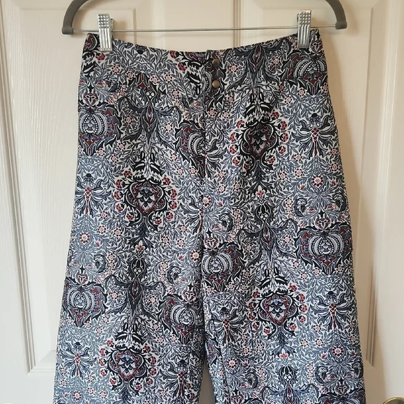 Urban Outfitters Women's Gray Red Juliet Cropped Victorian Jacquard Pants Size 2 - Picture 6 of 12